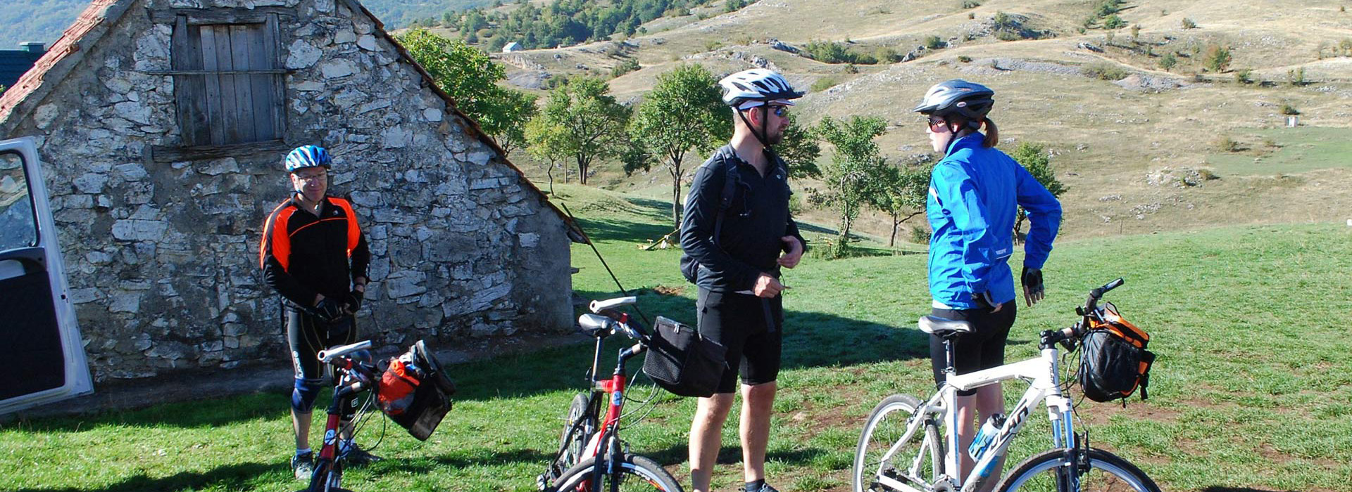 Cycling Balkans guided holiday - Etno village Izlazak
