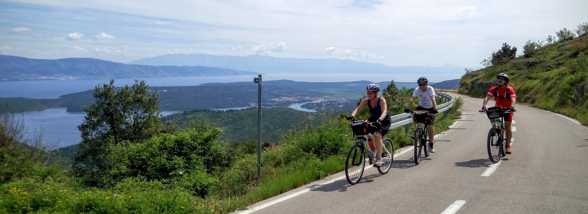 Cycling on the Dalmatian Coast guided holiday - Road Old Town - Brusje, Hvar